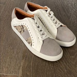Brand new Steve Madden sz. 10 sneakers